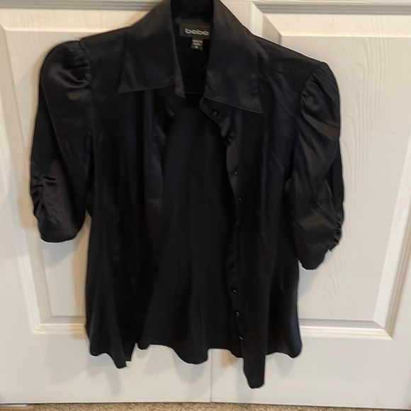 BeBe Small Silk Shirt w faux patent leather belt New Condition - Picture 1 of 7